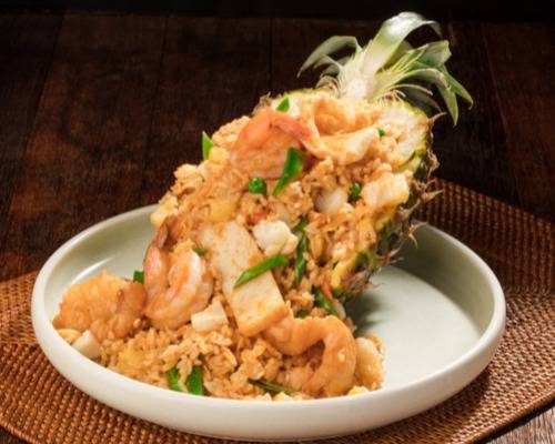 807. Seafood Fried Rice with Pineapple in Tomato Sauce 海鲜菠萝炒飯